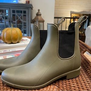 K. Crew green booties